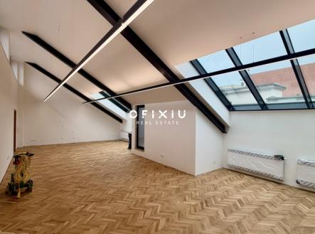Pronájem kanceláře, 196 m²