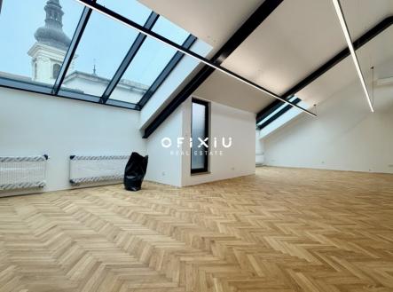 Pronájem kanceláře, 196 m²