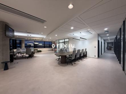 Pronájem kanceláře, 500 m²