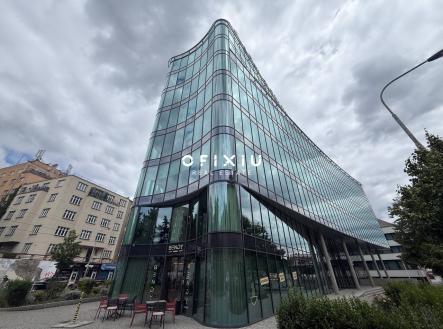 Pronájem kanceláře, 650 m²