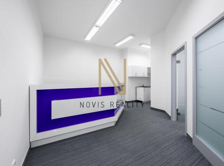 Pronájem kanceláře, 165 m²