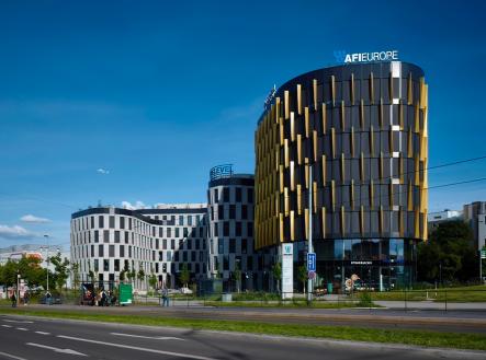 Pronájem - kanceláře, 719 m²