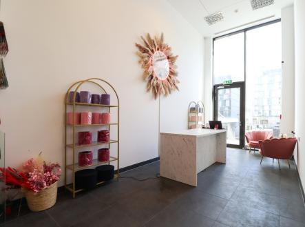 Pronájem - obchodní prostor, 54 m²