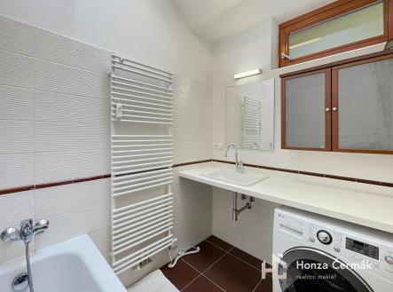 Pronájem bytu, 3+kk, 66 m²