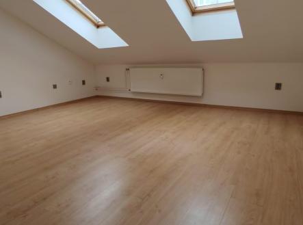 Pronájem bytu, 1+kk, 30 m²