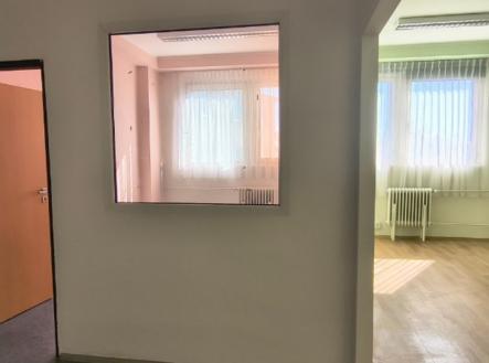 Pronájem kanceláře, 37 m²