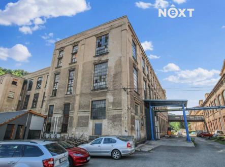 Pronájem komerčního objektu, sklad, 1 800 m²