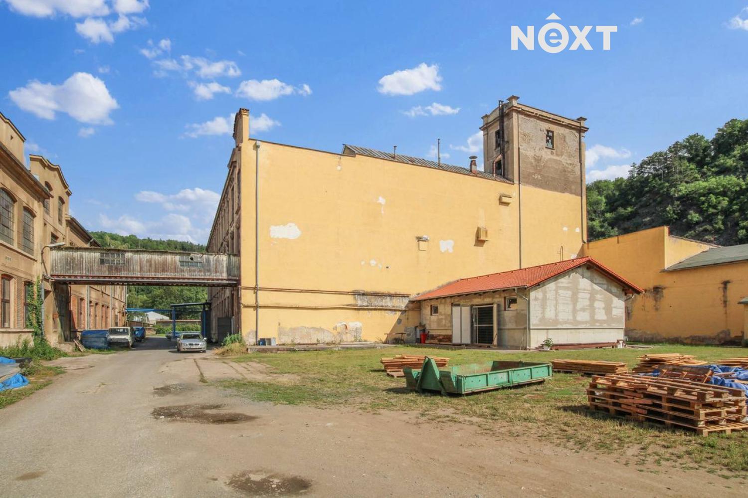 Pronájem komerční Výroba, 1 800㎡