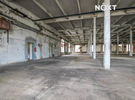 Pronájem komerčního objektu, výroba, 1 800 m²
