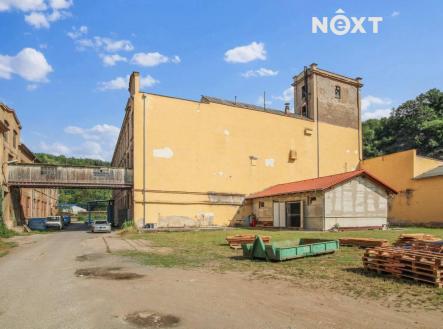 Pronájem komerčního objektu, výroba, 1 800 m²