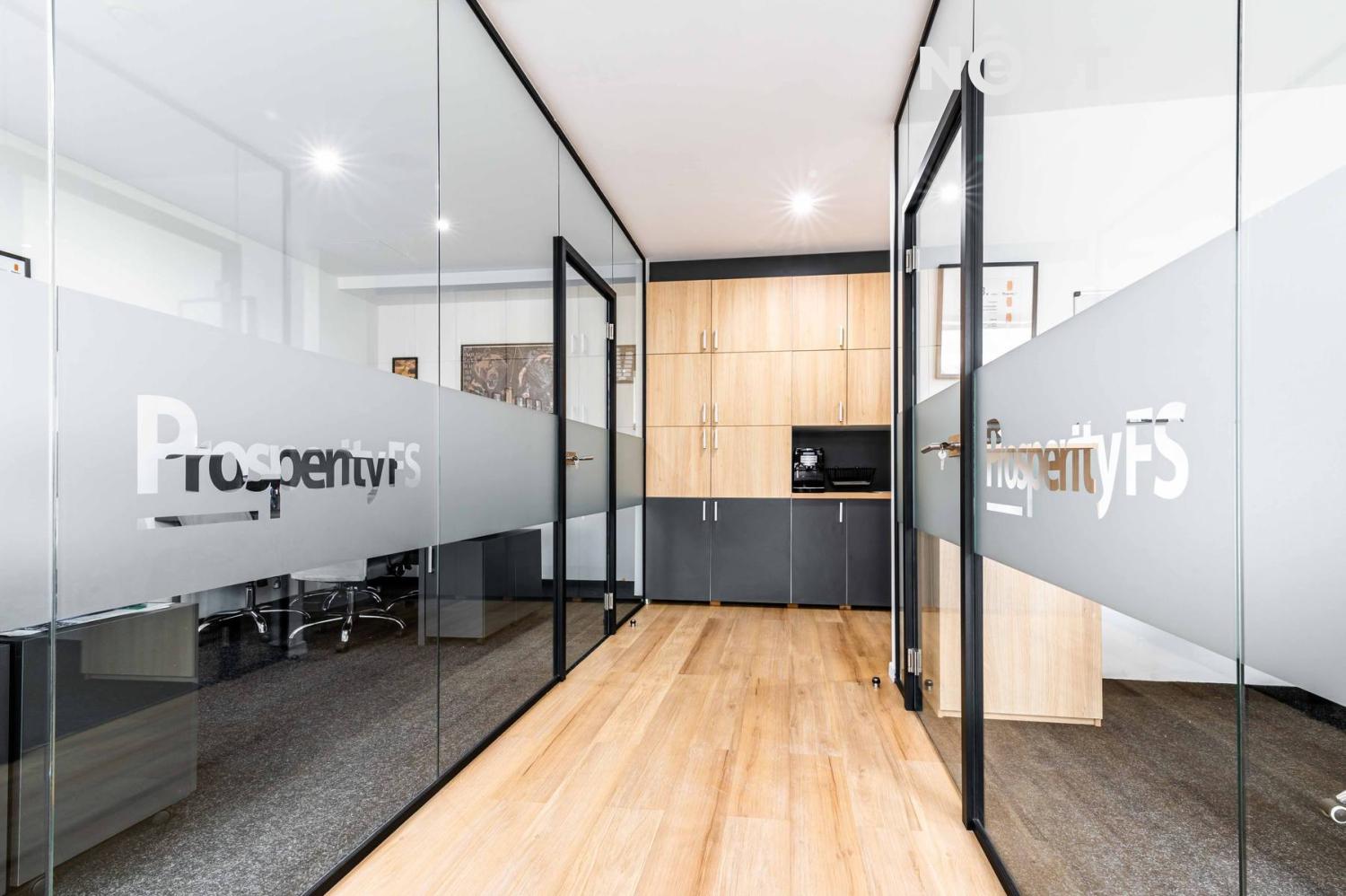 Prodej komerční Kanceláře, 37㎡