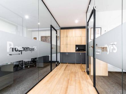 Prodej komerčního objektu, administrativní budova, 399 m²