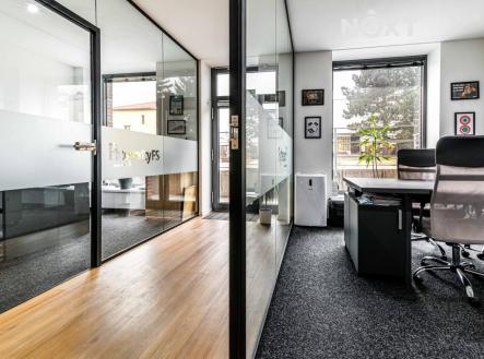 Prodej komerčního objektu, administrativní budova, 399 m²