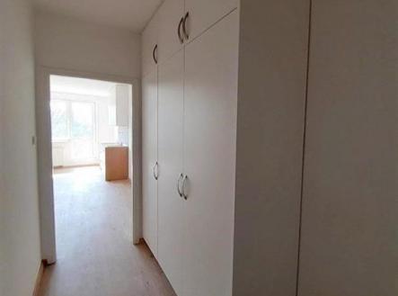 Pronájem bytu, 1+kk, 36 m²