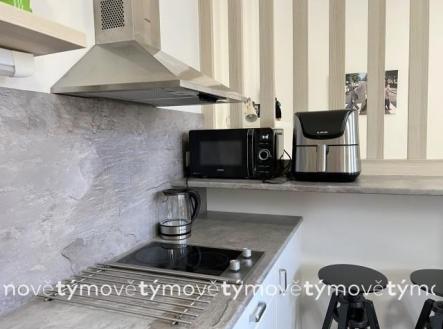 Pronájem bytu, 1+kk, 27 m²