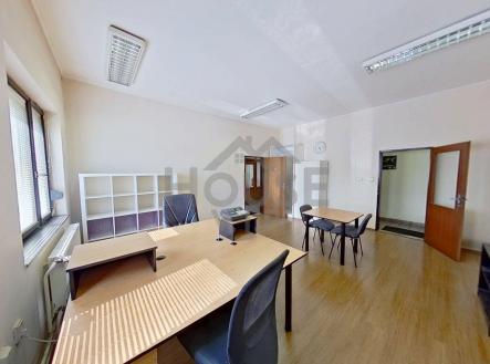Pronájem - obchodní prostor, 75 m²