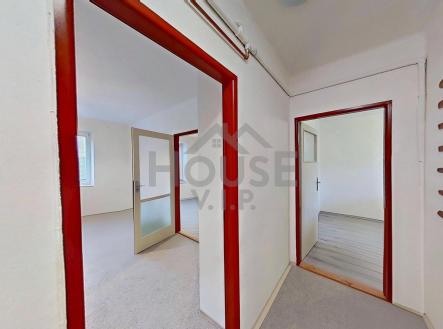 10-Klostermannova-10042025_104217_defurnished