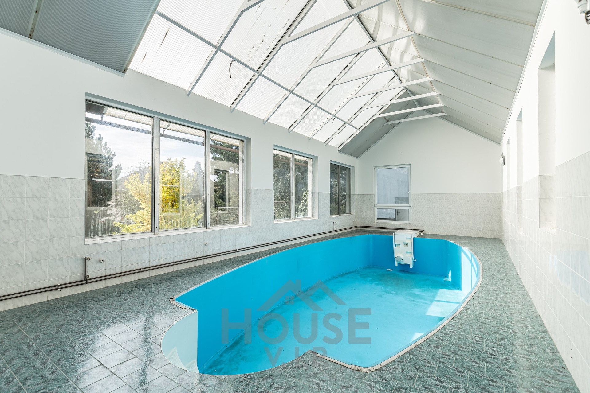 Prodej nemovitosti pro ubytování 550 m², pozemek 1.679 m2, Tuklaty.