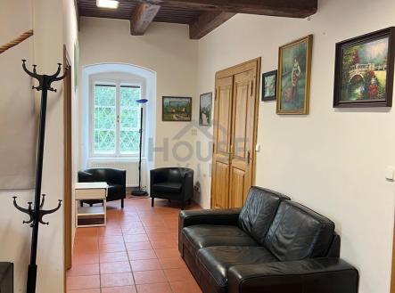 Prodej obchodní prostor, 109 m²