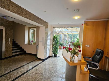 Pronájem kanceláře, 65 m²