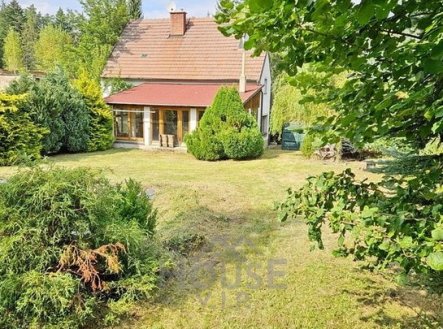 Prodej RD s pozemkem 2048 m2, s rybníkem, Kladno - Družec.