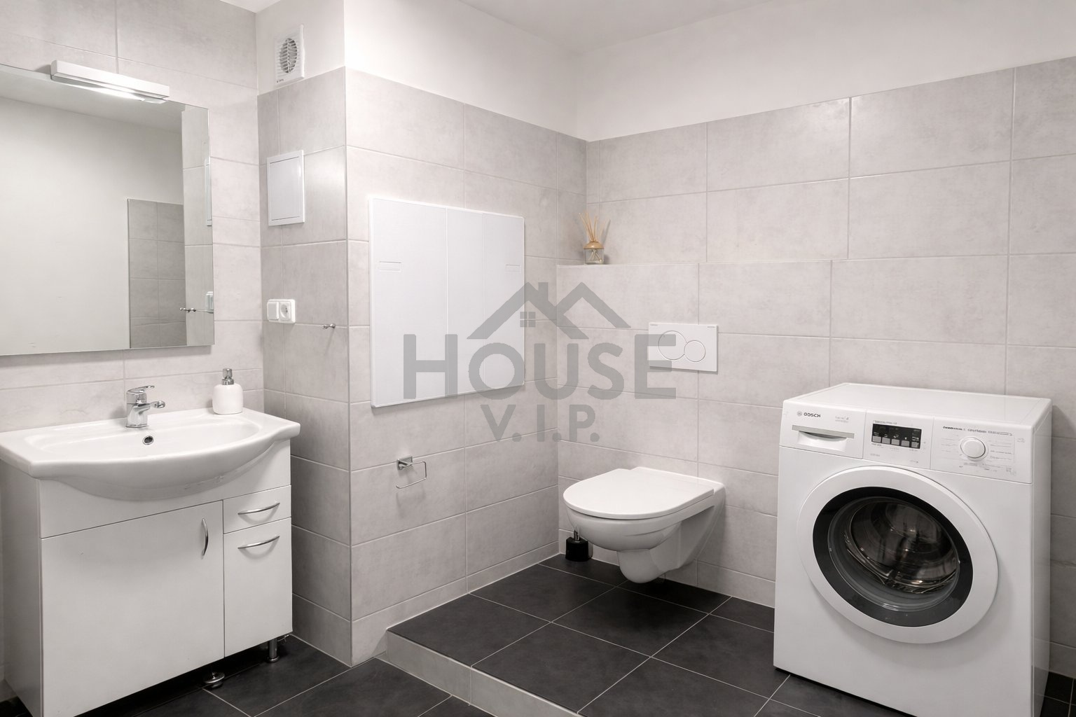 6FFA3D32-40C8-4D30-91DC-35BB1A26BE2C