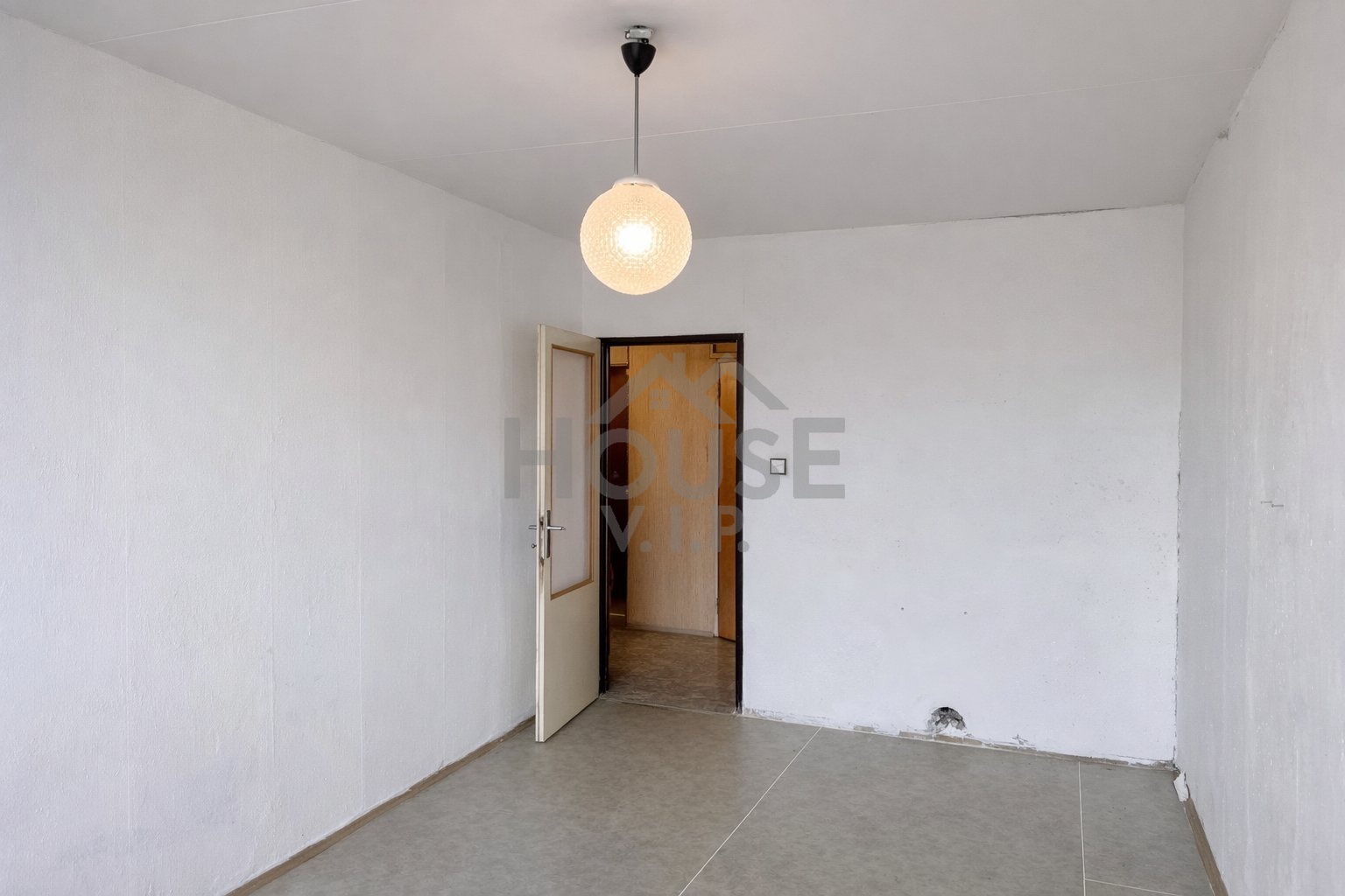 DA8BAFEB-5056-429E-A3E8-D02422823F6E