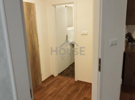 Pronájem bytu, 1+kk, 27 m²