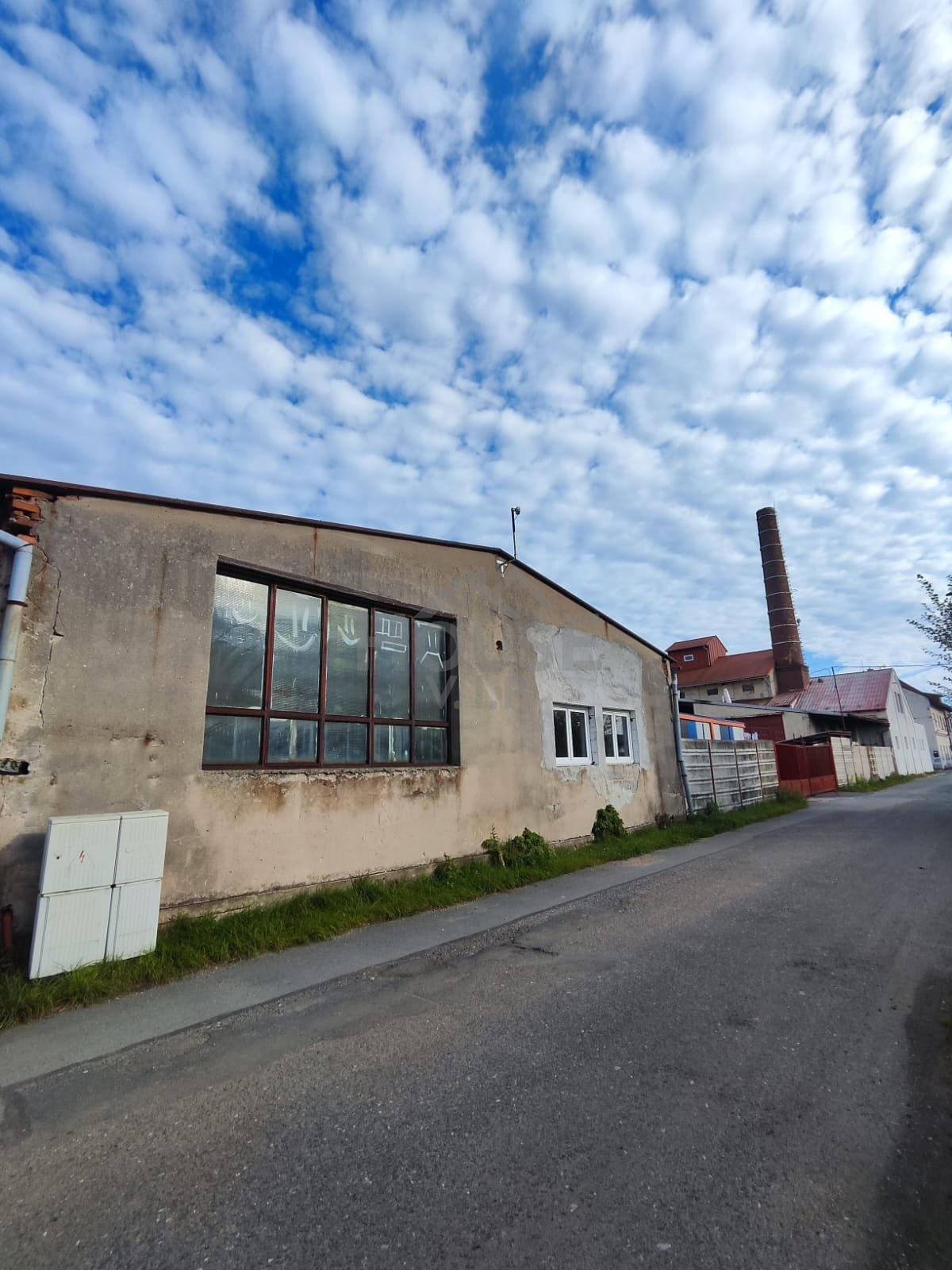 Prodej areálu 1.800 m², Sportovní, Přelouč.