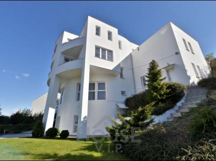 Pronájem kanceláře, 839 m²