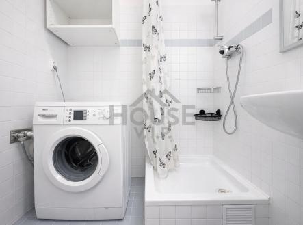 C85D35F6-E761-458D-9DC6-BF5DC2AB1EA6