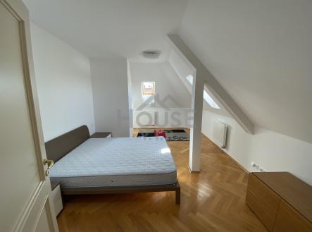 Pronájem bytu, 2+kk, 70 m²