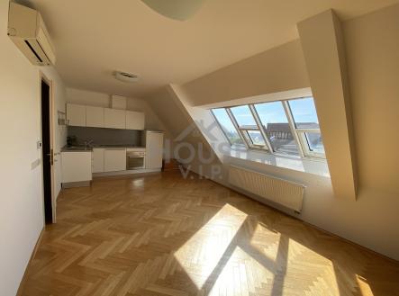 Pronájem bytu, 2+kk, 70 m²