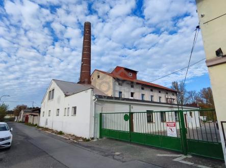 Prodej obchodní prostor, 1 800 m²