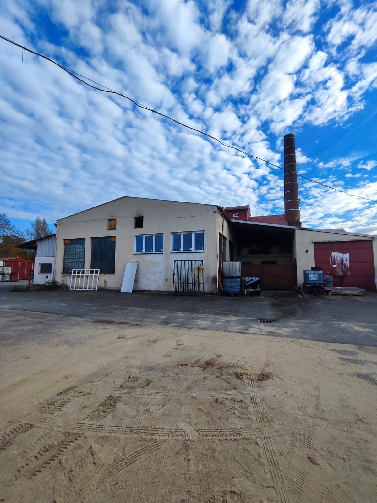 Pronájem areálu 1.800 m², Sportovní, Přelouč.