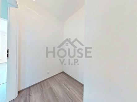 03072026_180805_defurnished