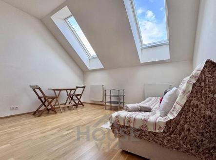 Pronájem bytu, 1+kk, 24 m²