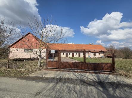 Prodej zemědělského objektu, 1 800 m² obrázek