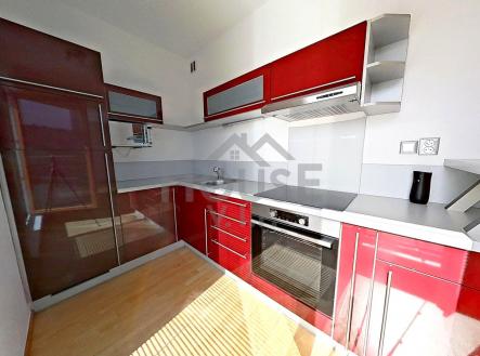 Pronájem bytu, 1+kk, 66 m²