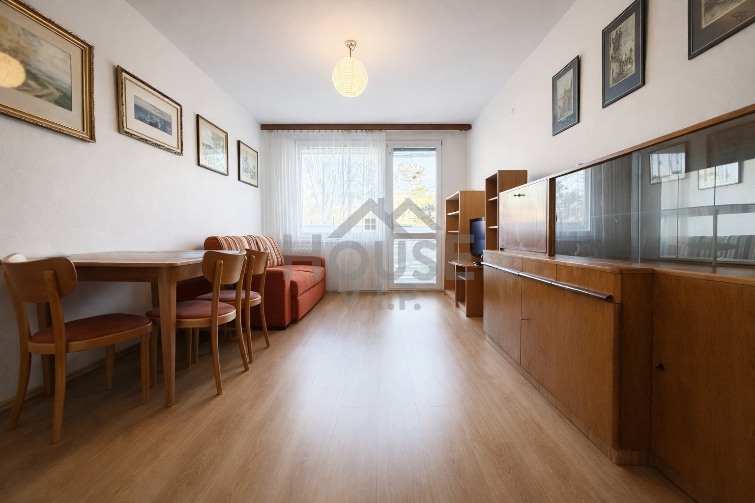 F7B80C39-89CA-4CDE-BA2F-551A0FA9A2E3