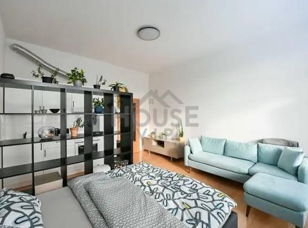 Pronájem bytu, 1+kk, 33 m²