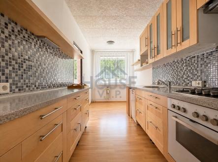 0E86826D-0CF4-45DD-A11F-9FA03ED25B66