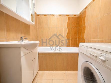 58A262AD-B3B4-4AC8-AA28-A78D06A8A4F1