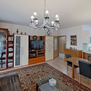 winfjMbFNwC-Living_Room