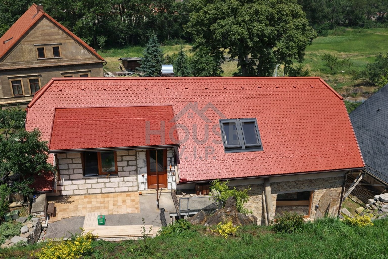 Dům