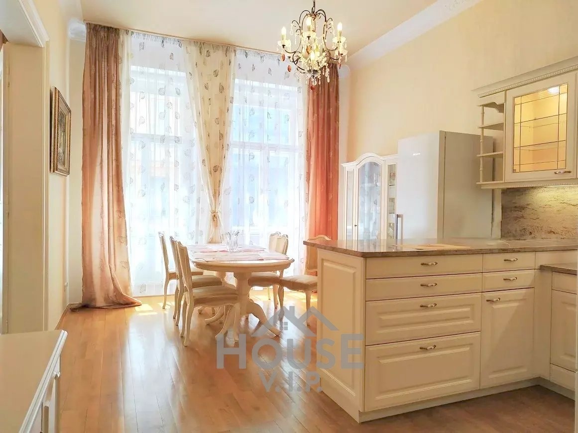 Prodej bytu 3+1/balkon, 113 m², Praha - Malá Strana.