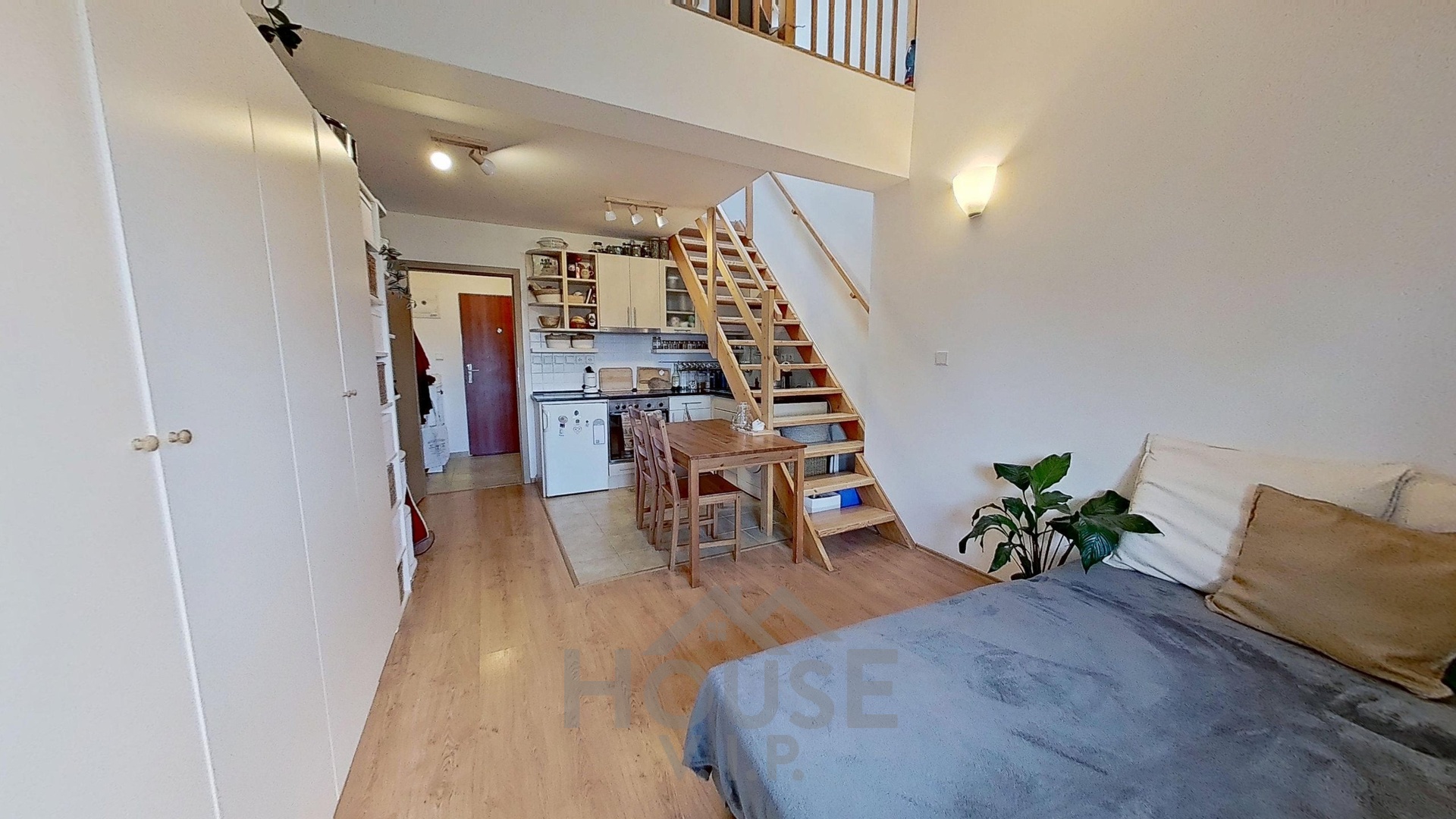 Pronájem bytu 1+kk 36 m², Tursko