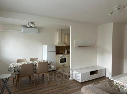 Pronájem bytu, 3+kk, 74 m²