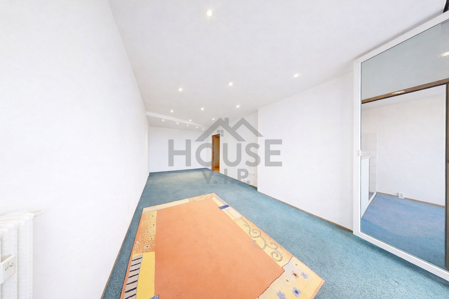 Prodej bytu 2+1, 65,6 m² s lodžií - Praha 14