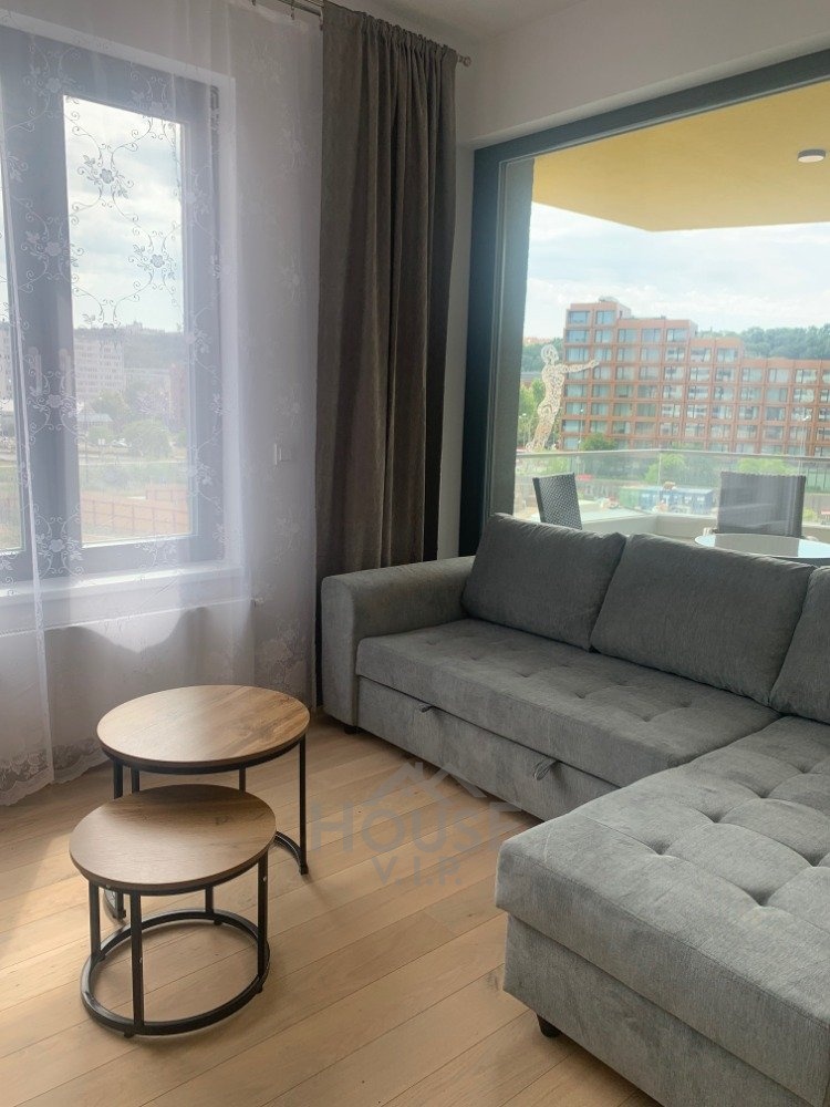 Pronájem bytu 2+kk, 63 m², Praha 8 - Karlín.